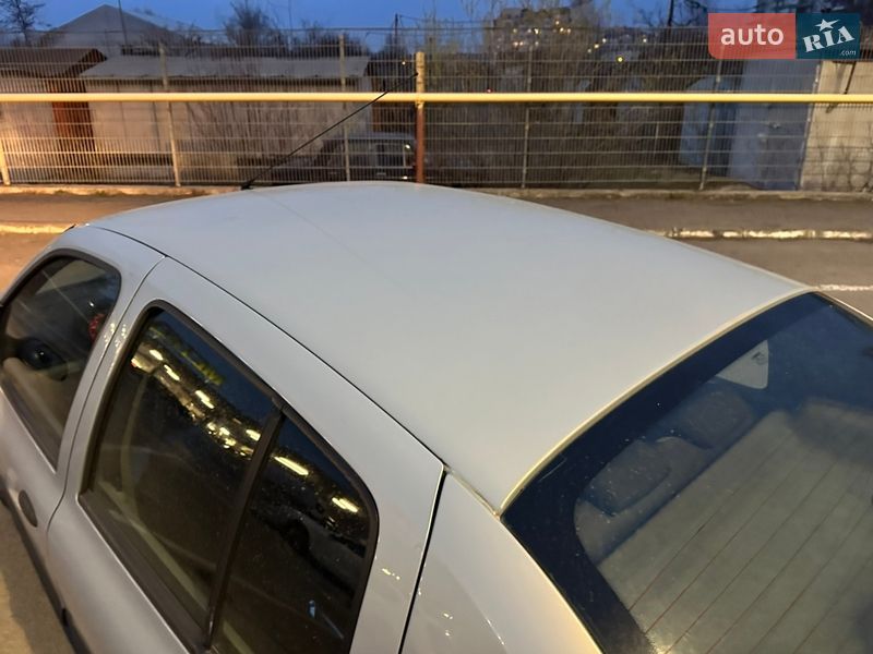 Седан Renault Clio Symbol 2004 в Івано-Франківську