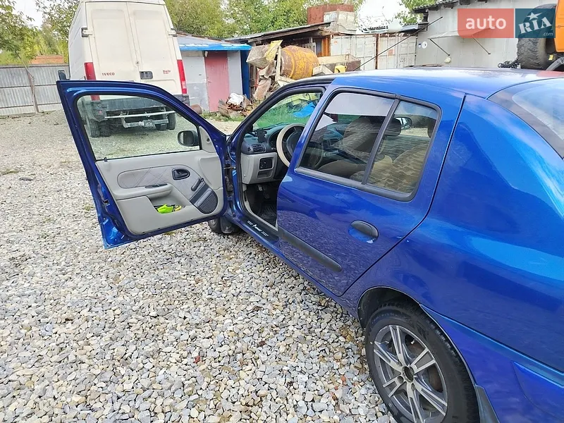 Renault Clio Symbol 2004