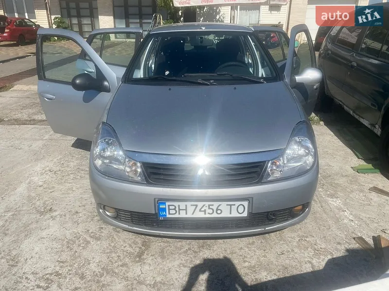 Renault Clio Symbol 2009