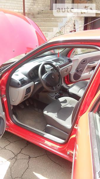 Седан Renault Clio 2005 в Черкассах