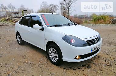 Седан Renault Clio 2010 в Попельне