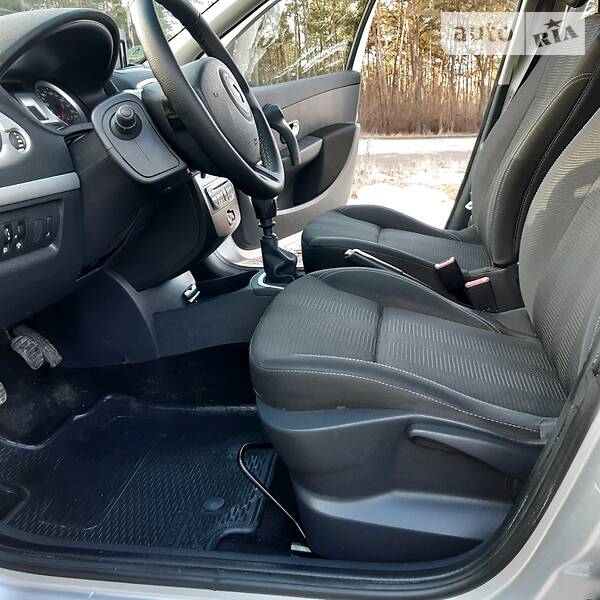 Універсал Renault Clio 2009 в Бучачі фото 35 Універсал Renault Clio 2009 в Бучачі