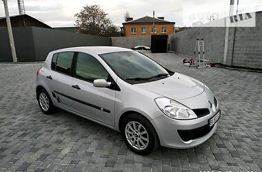 Хетчбек Renault Clio 2007 в 