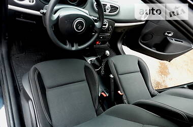 Хетчбек Renault Clio 2012 в 