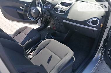 Хетчбек Renault Clio 2006 в 