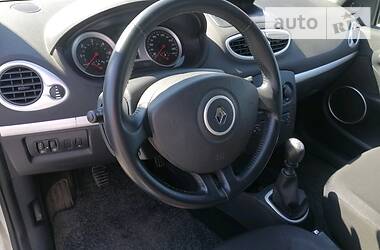 Хетчбек Renault Clio 2006 в 