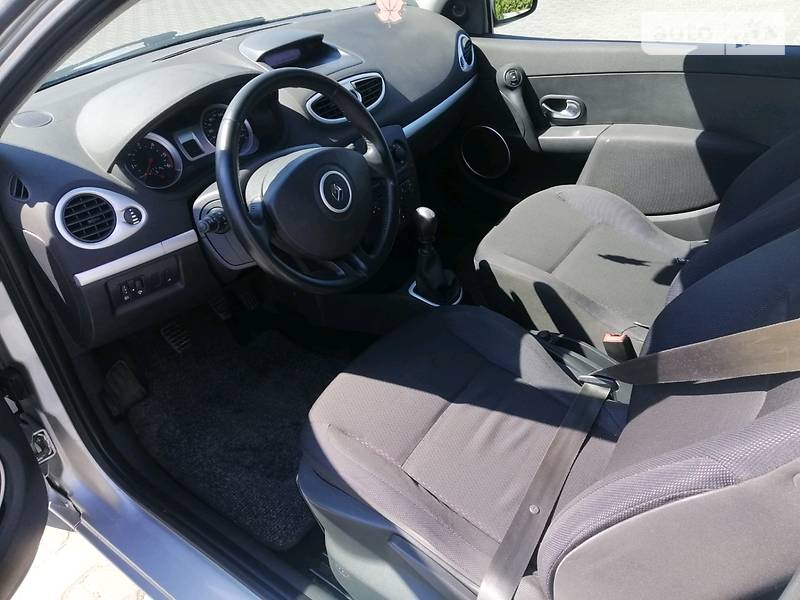 Хетчбек Renault Clio 2006 в Луцьку