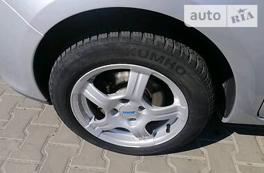 Хетчбек Renault Clio 2006 в 