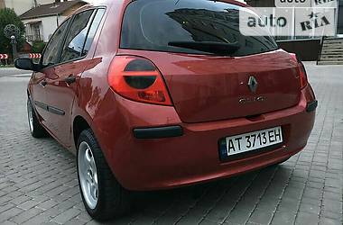Хетчбек Renault Clio 2006 в 