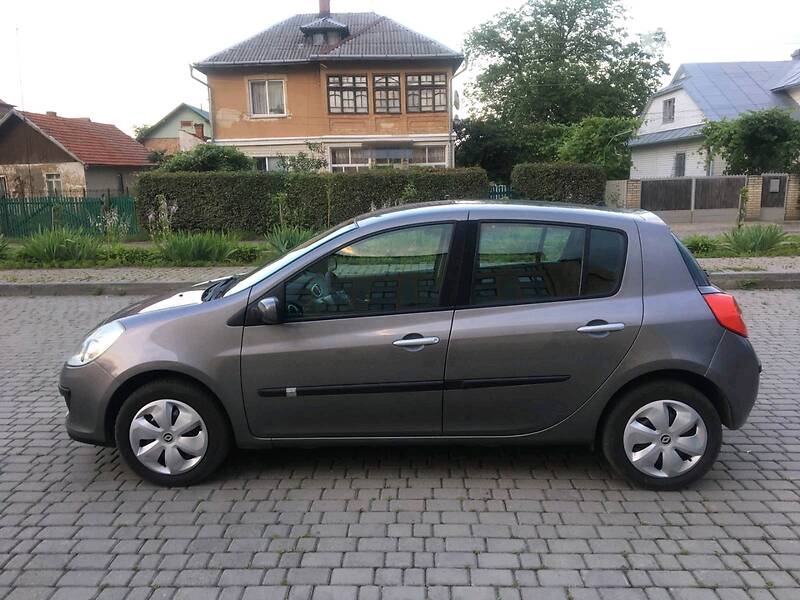 Хетчбек Renault Clio 2009 в Івано-Франківську