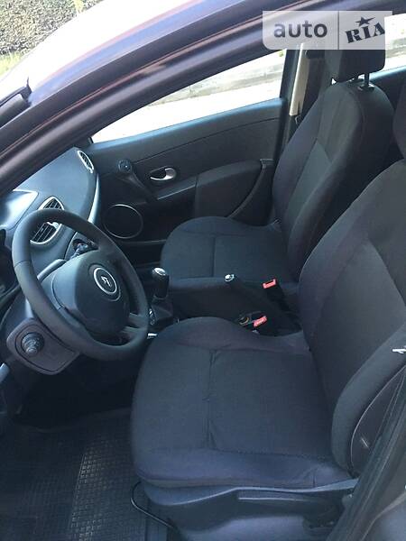 Хетчбек Renault Clio 2009 в Івано-Франківську