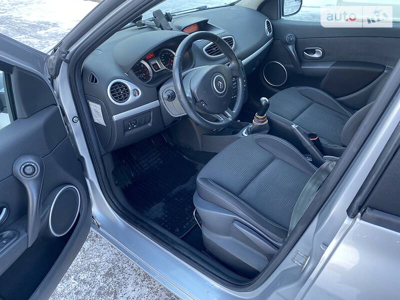Хэтчбек Renault Clio 2010 в Ровно фото 5 Хэтчбек Renault Clio 2010 в Ровно