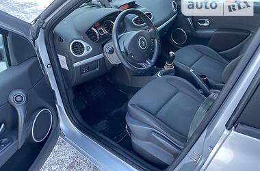 Хэтчбек Renault Clio 2010 в 