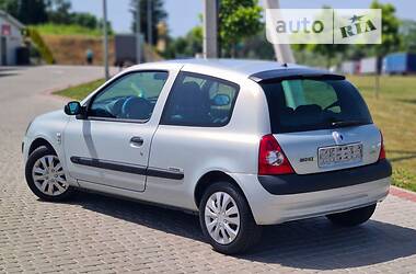 Хэтчбек Renault Clio 2003 в 