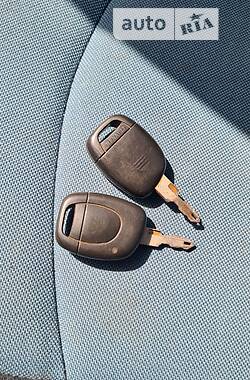 Хэтчбек Renault Clio 2003 в 