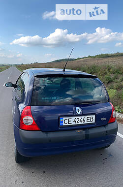 Хэтчбек Renault Clio 2002 в 