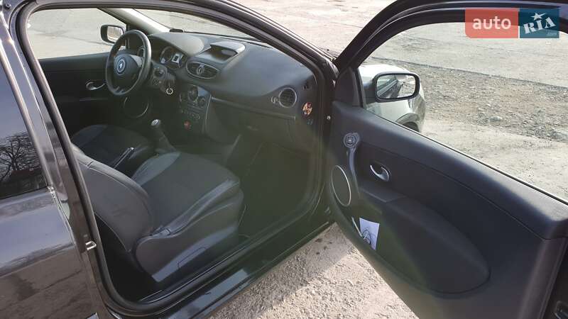 Хэтчбек Renault Clio 2007 в Черновцах