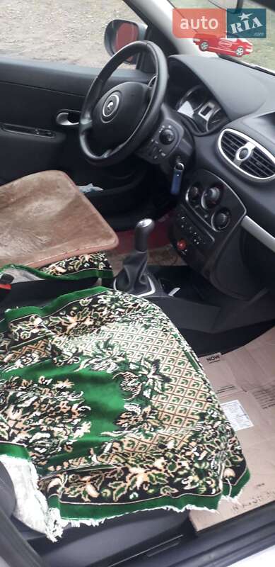 Хэтчбек Renault Clio 2011 в Черновцах фото 8 Хэтчбек Renault Clio 2011 в Черновцах