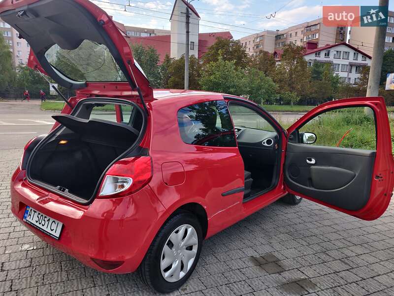 Хэтчбек Renault Clio 2012 в Ивано-Франковске
