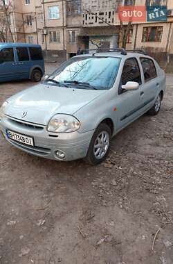 Хэтчбек Renault Clio 2001 в 