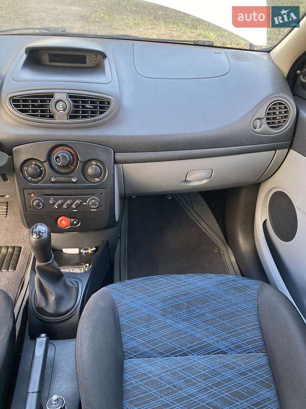Хэтчбек Renault Clio 2007 в Львове фото 9 Хэтчбек Renault Clio 2007 в Львове