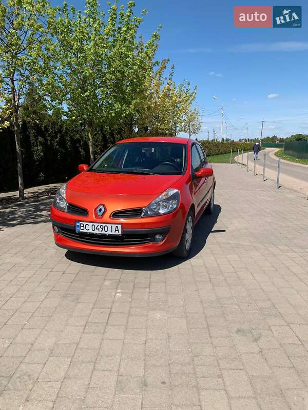 Хэтчбек Renault Clio 2009 в Львове