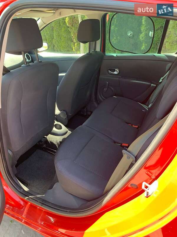 Хэтчбек Renault Clio 2009 в Львове