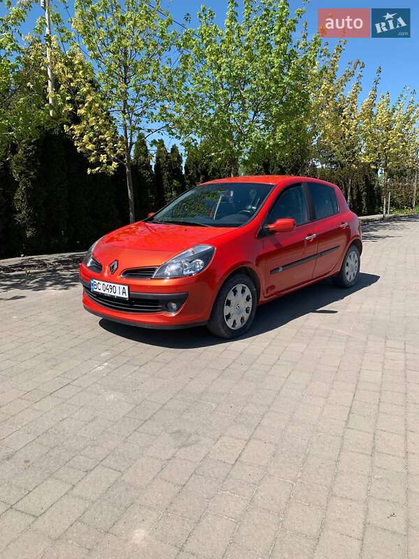 Хэтчбек Renault Clio 2009 в Львове