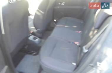 Хэтчбек Renault Clio 2005 в 