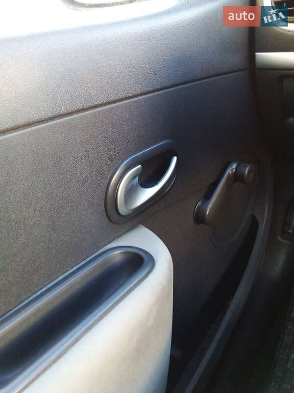 Хэтчбек Renault Clio 2011 в Тернополе