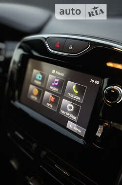 Хетчбек Renault Clio 2013 в 