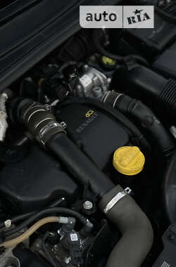 Хетчбек Renault Clio 2013 в 