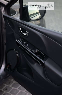 Хетчбек Renault Clio 2013 в 