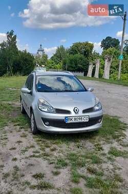 Универсал Renault Clio 2008 в Остроге