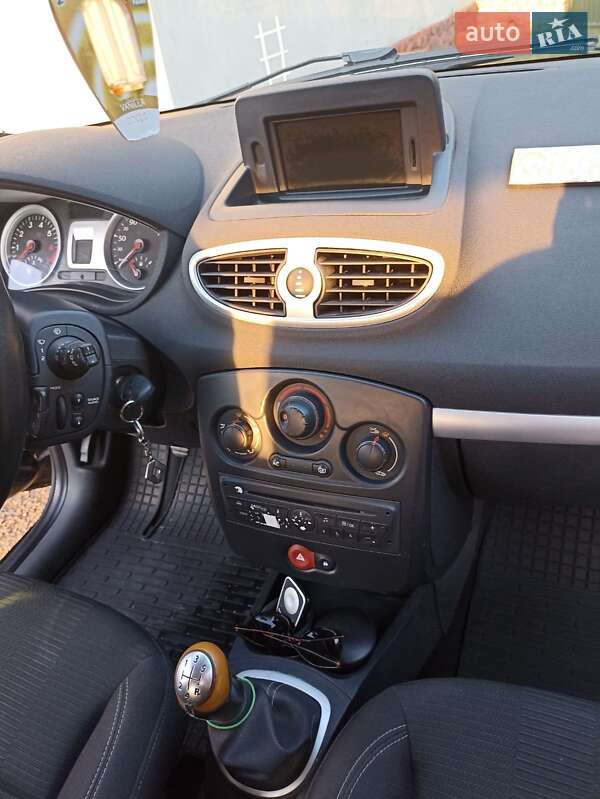 Хэтчбек Renault Clio 2009 в Житомире