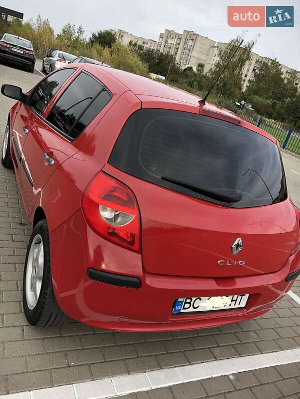 Хэтчбек Renault Clio 2008 в Дрогобыче