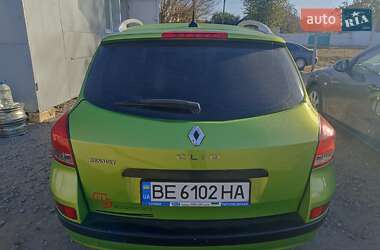Хэтчбек Renault Clio 2009 в 