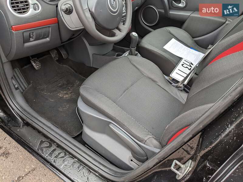 Хэтчбек Renault Clio 2007 в Ровно