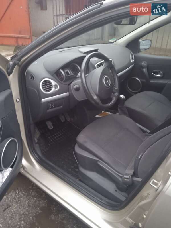 Хэтчбек Renault Clio 2006 в Чорткове