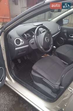 Хетчбек Renault Clio 2006 в Чорткові