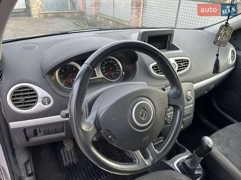 Хетчбек Renault Clio 2011 в Теребовлі