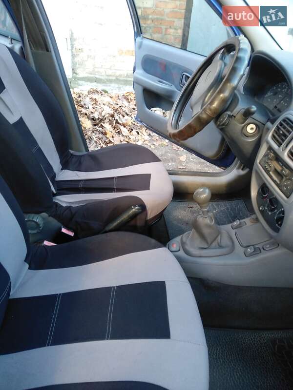 Хэтчбек Renault Clio 2001 в Кропивницком фото 2 Хэтчбек Renault Clio 2001 в Кропивницком