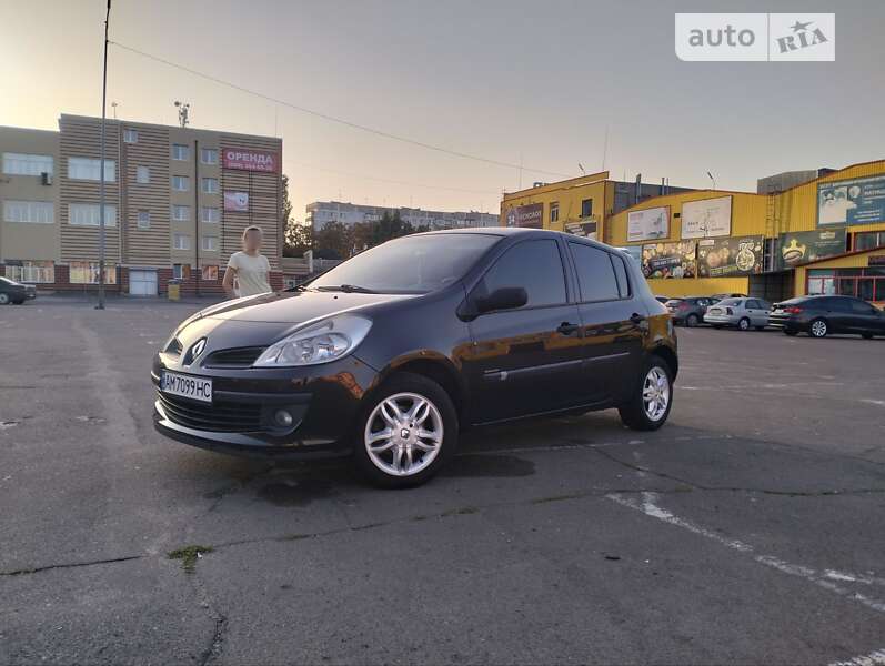 Хэтчбек Renault Clio 2007 в Житомире фото 5 Хэтчбек Renault Clio 2007 в Житомире