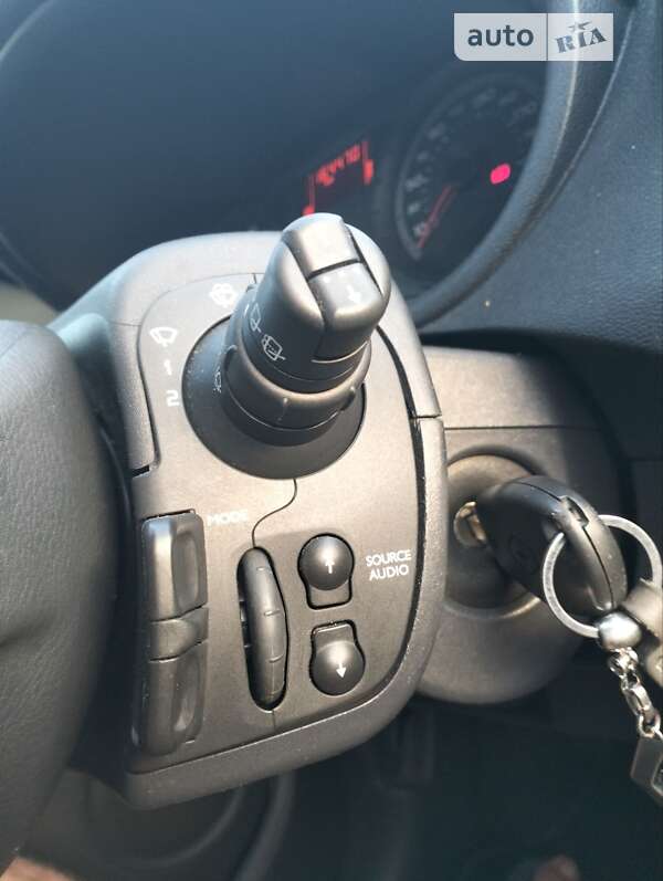 Хэтчбек Renault Clio 2007 в Житомире фото 16 Хэтчбек Renault Clio 2007 в Житомире