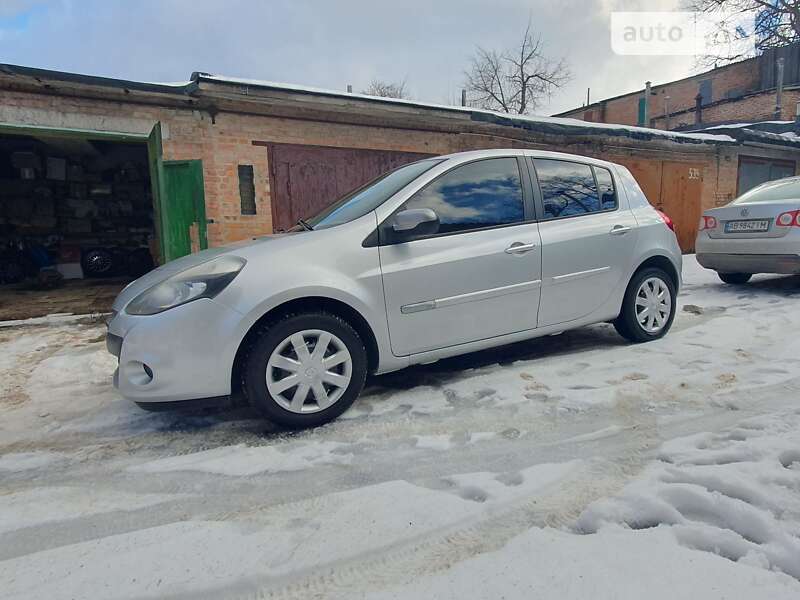 В России стартовали продажи хот-хэтча Renault Clio RS - 1 июня - ру