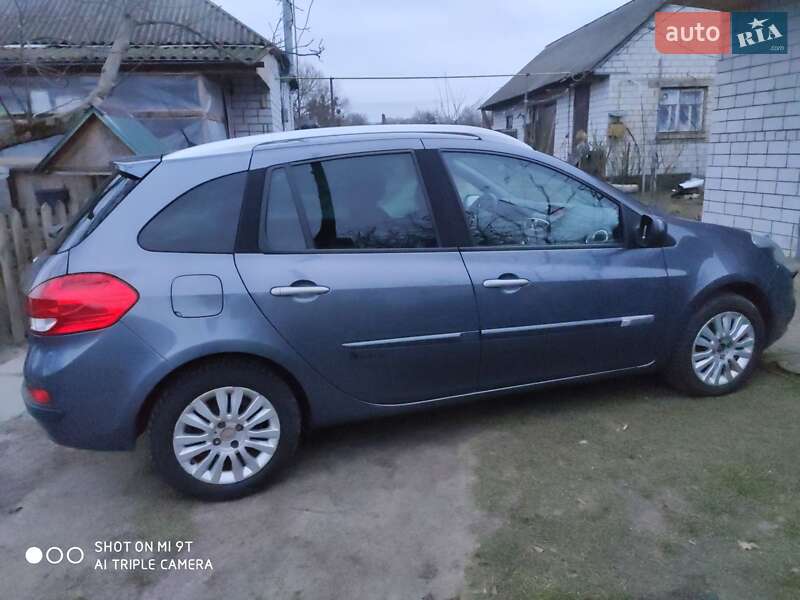 Универсал Renault Clio 2010 в Каневе