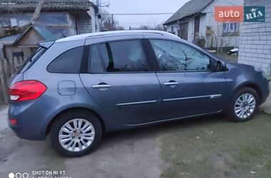 Универсал Renault Clio 2010 в Каневе