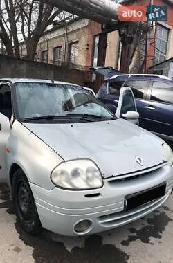 Хэтчбек Renault Clio 2001 в 