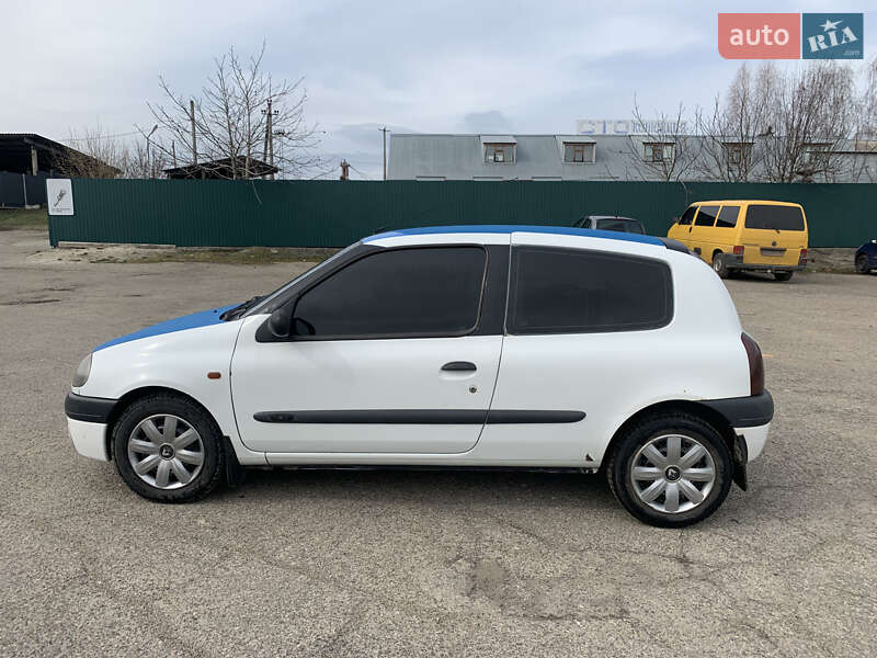 Хэтчбек Renault Clio 2000 в Киеве