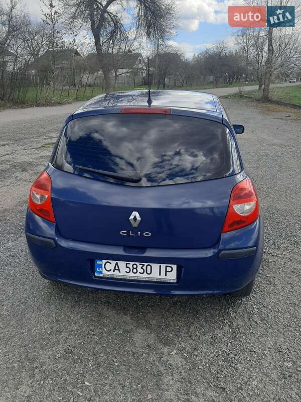 Хэтчбек Renault Clio 2008 в Звенигородке
